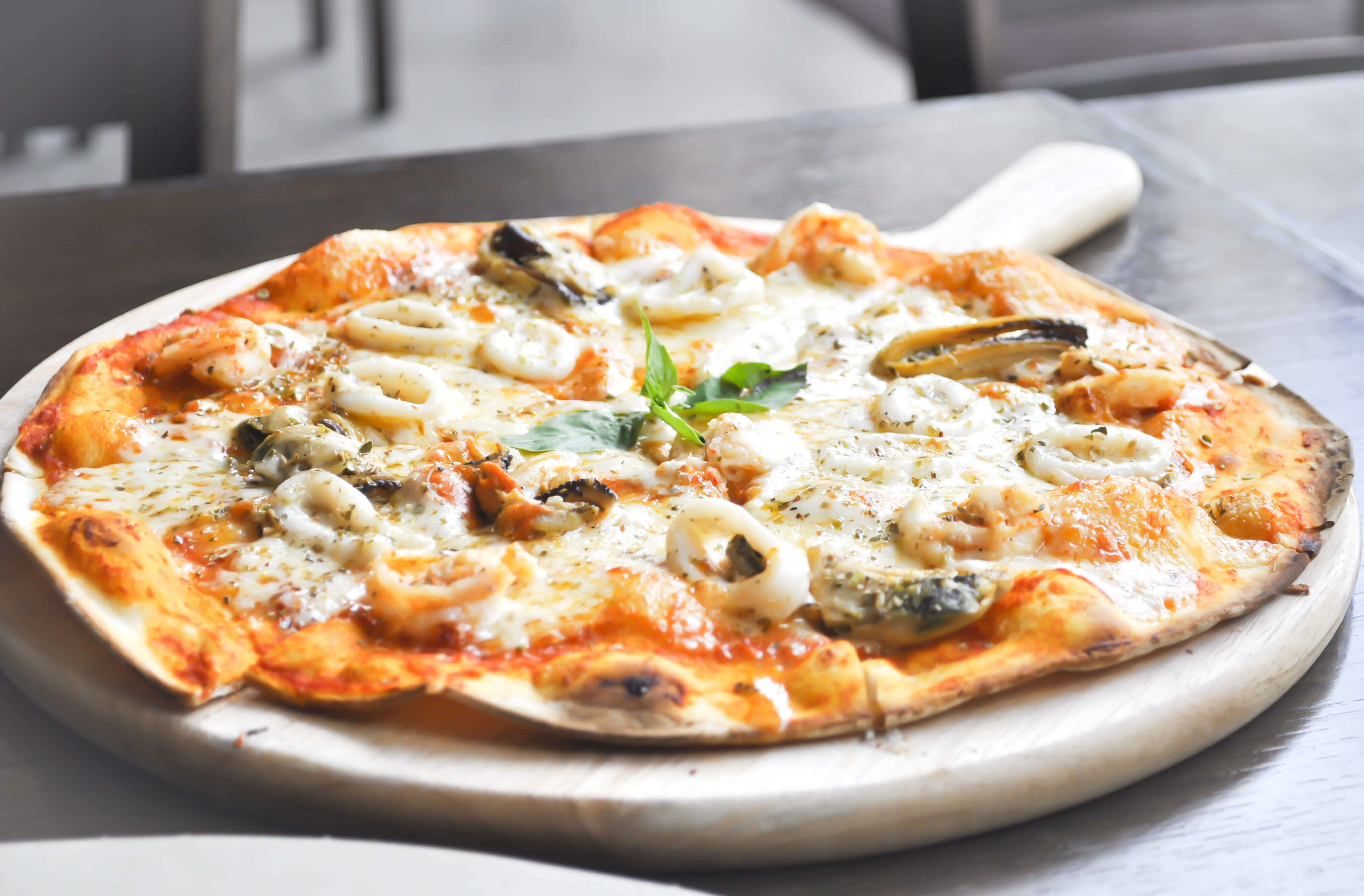 pizza s tenkou kôrkou 