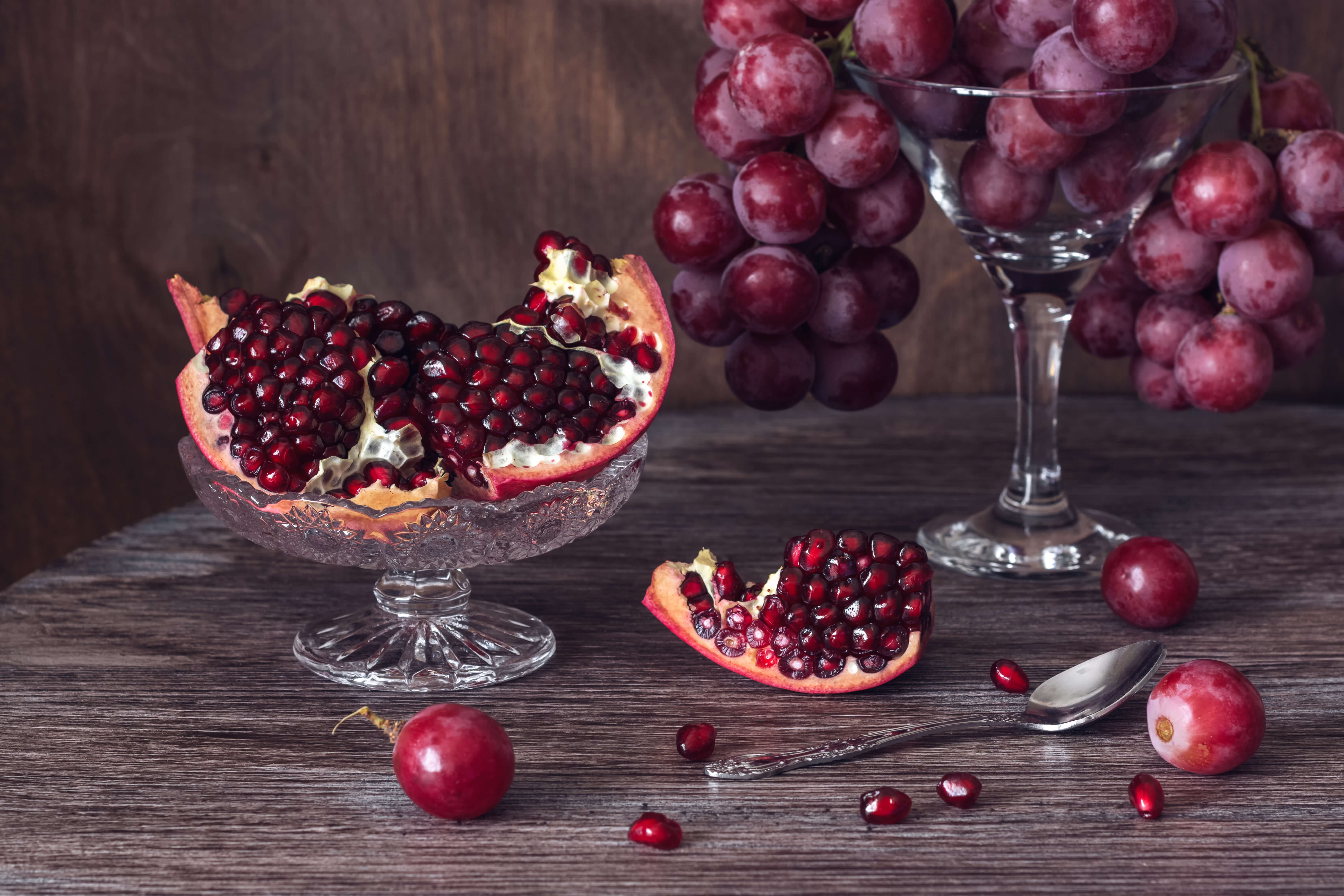 hrozno, granátové jablko 