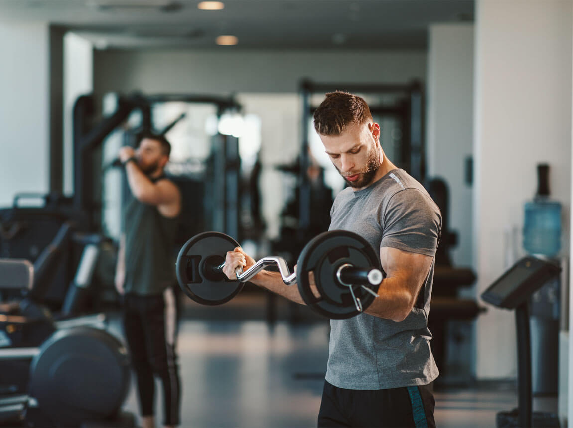 tr&eacute;ning bicepsov