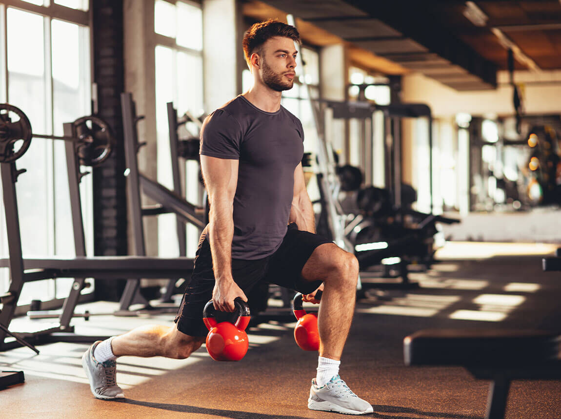 muž &ndash; silov&yacute; tr&eacute;ning