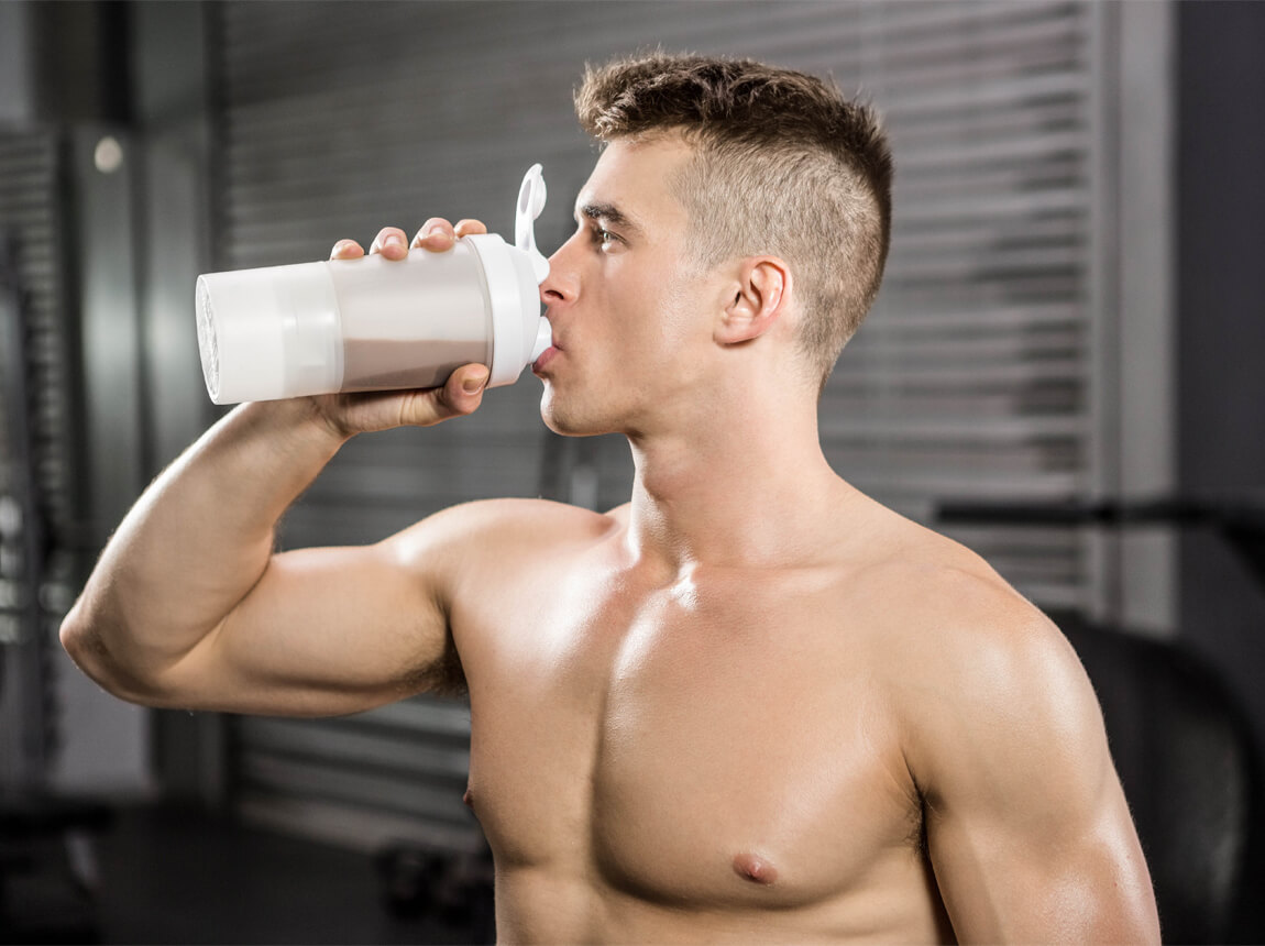 muž - proteínový kokteil 