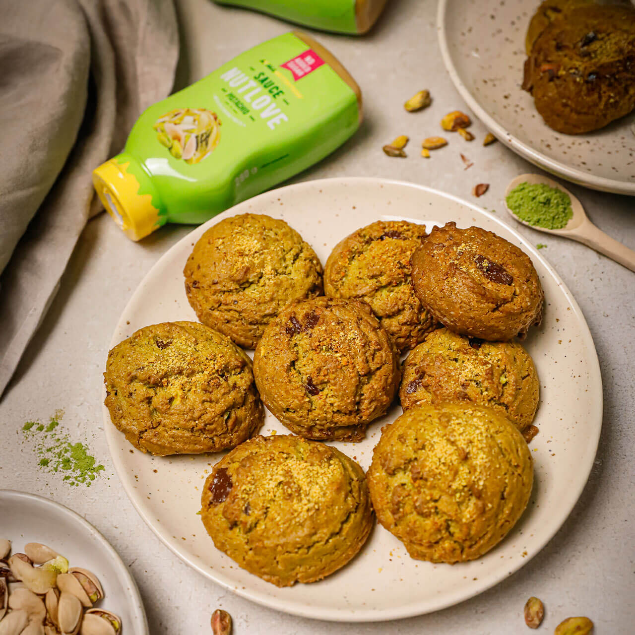 pist&aacute;ciov&eacute; a matcha su&scaron;ienky s čokol&aacute;dou