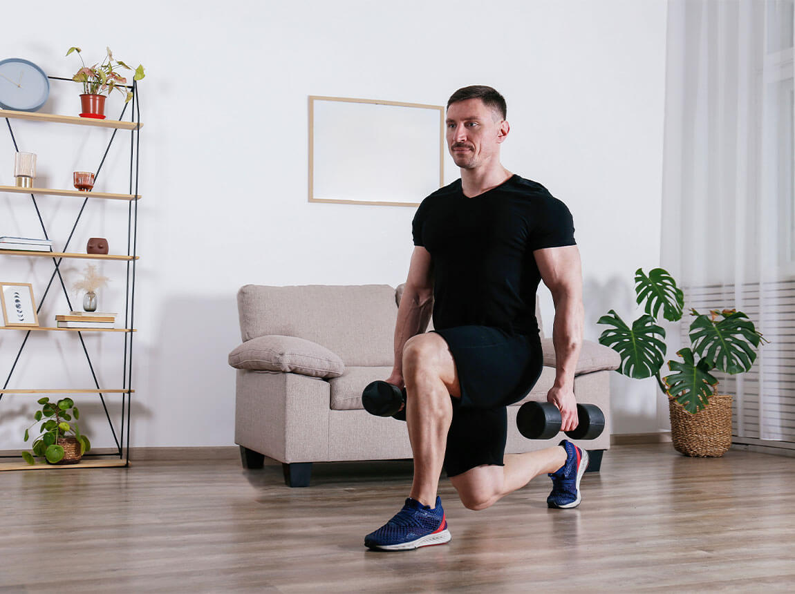 muž - silov&yacute; tr&eacute;ning, kofe&iacute;n