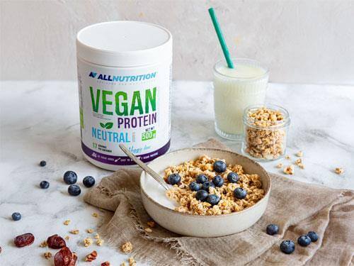 Recept na vegánsku granolu s čučoriedkami a kokosovým jogurtom