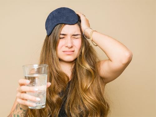 Vitamín C na kocovinu – funguje to?