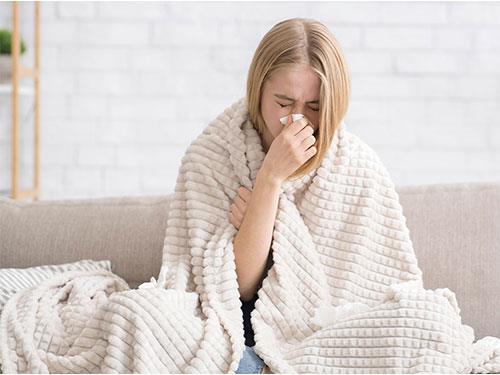 Žltý výtok z nosa – čo znamená farba nosného sekrétu?