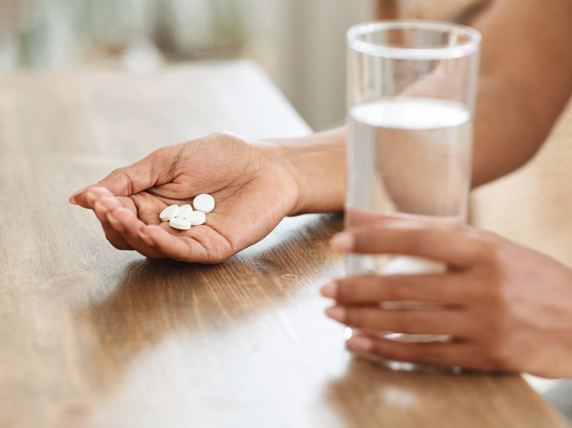 žena s tabletou horčíka 