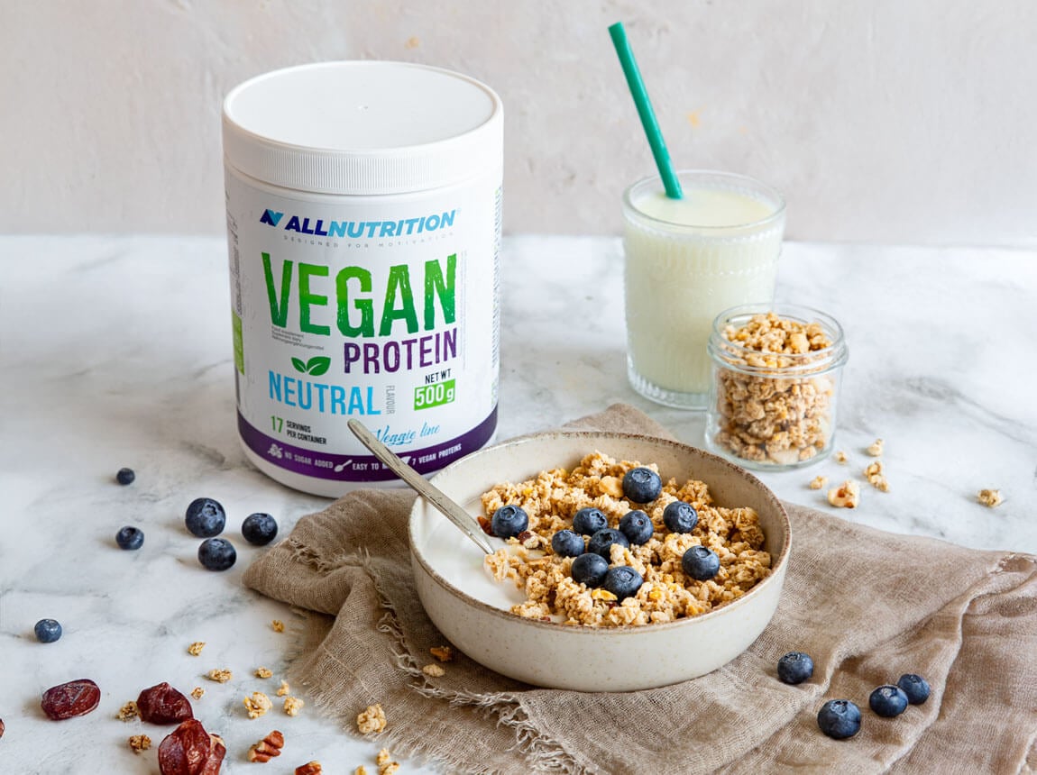 veg&aacute;nska granola s čučoriedkami a kokosov&yacute;m jogurtom